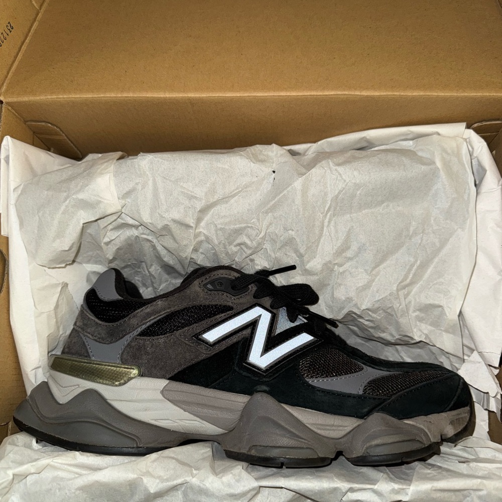 New Balance Black and Gray Sneakers